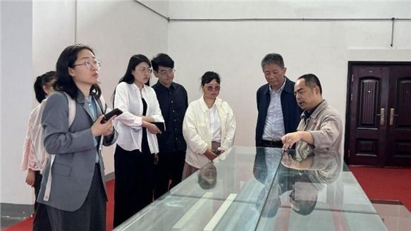 中國(guó)電子信息產(chǎn)業(yè)發(fā)展研究院、株洲高新區(qū)領(lǐng)導(dǎo)蒞臨火炬安泰調(diào)研